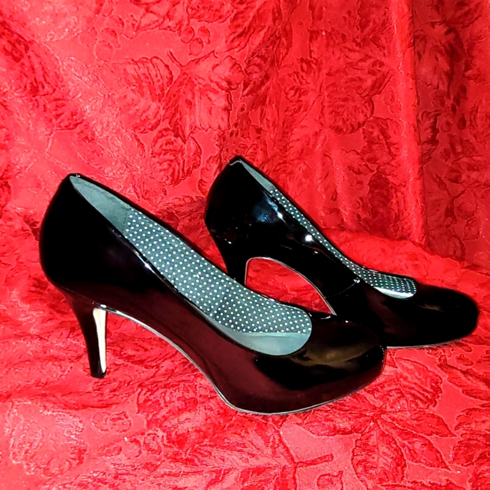 MADDEN GIRL GETTA BLACK PATENT ROUND TOE PUMP - SZ 10
